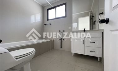 Casa en Arriendo en Romeral / La Llaveria