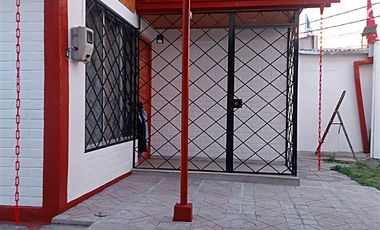 Casa en Venta en VENDE DUEÑO CASA CON LOCAL COMERCIAL QUILICURA GRAN TERRENO