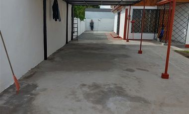 Casa en Venta en VENDE DUEÑO CASA CON LOCAL COMERCIAL QUILICURA GRAN TERRENO