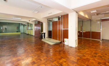 VENTA DE GRA OFICINA COMERCIAL EN MICROCENTRO !