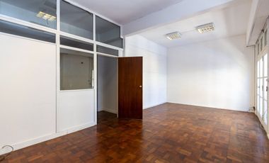 VENTA DE GRA OFICINA COMERCIAL EN MICROCENTRO !