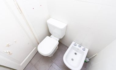 VENTA DE GRA OFICINA COMERCIAL EN MICROCENTRO !