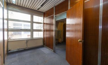 VENTA DE GRA OFICINA COMERCIAL EN MICROCENTRO !
