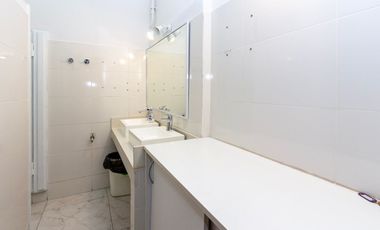 VENTA DE GRA OFICINA COMERCIAL EN MICROCENTRO !