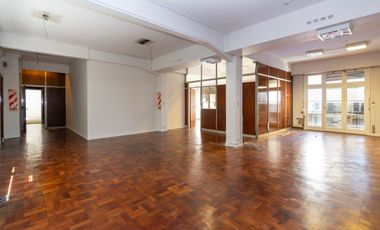 VENTA DE GRA OFICINA COMERCIAL EN MICROCENTRO !