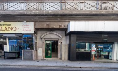 VENTA DE GRA OFICINA COMERCIAL EN MICROCENTRO !