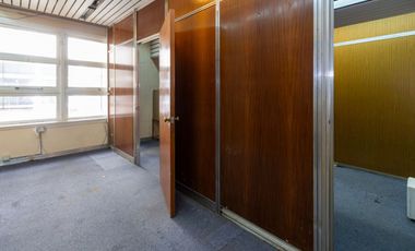 VENTA DE GRA OFICINA COMERCIAL EN MICROCENTRO !