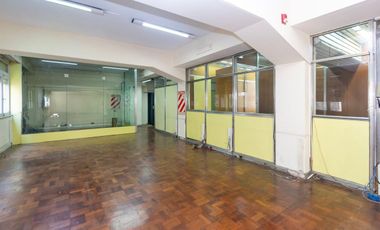 VENTA DE GRA OFICINA COMERCIAL EN MICROCENTRO !