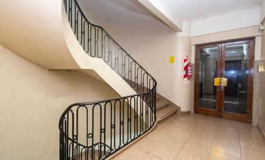 VENTA DE GRA OFICINA COMERCIAL EN MICROCENTRO !