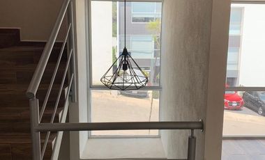 Renta casa en bosque real , 3 recamaras