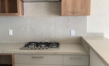 Renta casa en bosque real , 3 recamaras