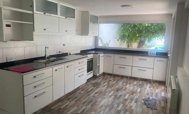 Casa en venta - 3 Dormitorios 3 Baños - 425Mts2 - Mar del Plata