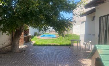 Casa en venta - 3 Dormitorios 3 Baños - 425Mts2 - Mar del Plata