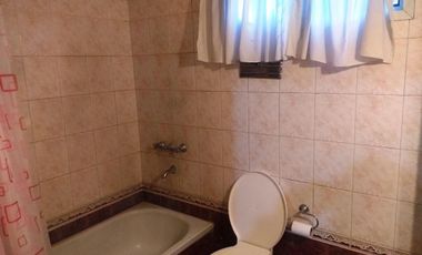 Casa en venta - 4 Dormitorios 4 Baños - Cocheras - 900Mts2 - Monte Grande