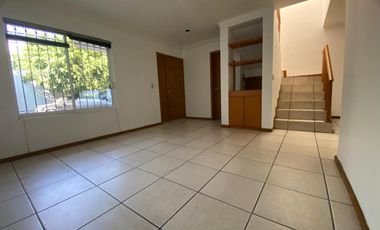 Amplia casa en Coto Rinconada Guadalupe