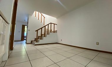 Amplia casa en Coto Rinconada Guadalupe