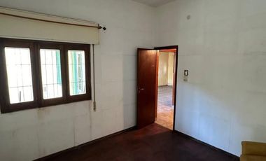 ¡Casa en venta! - 3 dormitorios, patio y terraza - RODRIGUEZ AL 3000, Barrio Jorge Cura