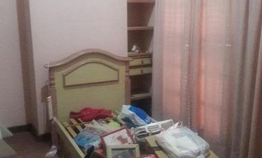 VENTA DE EXCELENTE CASA DE 381 M2 CON PISCINA Y QUINCHO EN CENTRO DE PTE DERQUI - A REFACCIONAR