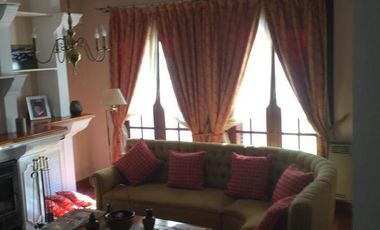 VENTA DE EXCELENTE CASA DE 381 M2 CON PISCINA Y QUINCHO EN CENTRO DE PTE DERQUI - A REFACCIONAR