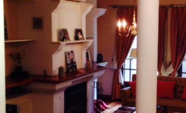 VENTA DE EXCELENTE CASA DE 381 M2 CON PISCINA Y QUINCHO EN CENTRO DE PTE DERQUI - A REFACCIONAR