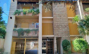 Depto 2 amb y medio c/cochera y baulera!! Impecable..