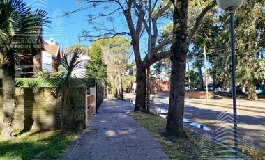 Depto 2 amb y medio c/cochera y baulera!! Impecable..