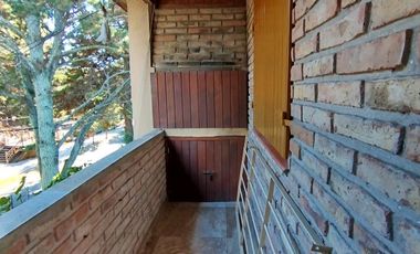 Depto 2 amb y medio c/cochera y baulera!! Impecable..