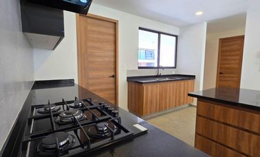 CASA EN VENTA PRQUE NAYARIT, LOMAS DE ANGELOPOLIS