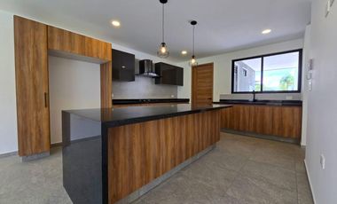 CASA EN VENTA PRQUE NAYARIT, LOMAS DE ANGELOPOLIS