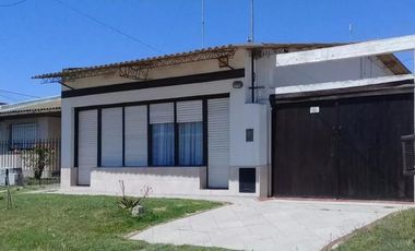 Casa en venta - 3 Dormitorios 2 Baños - Cochera - 300Mts2 - Quequén, Necochea