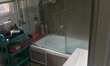 Casa en venta - 4 Dormitorios 3 Baños - 558Mts2 - Temperley