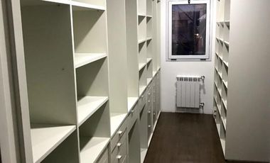 Casa en venta - 4 Dormitorios 3 Baños - 558Mts2 - Temperley