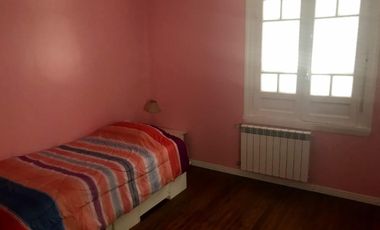 Casa en venta - 4 Dormitorios 3 Baños - 558Mts2 - Temperley