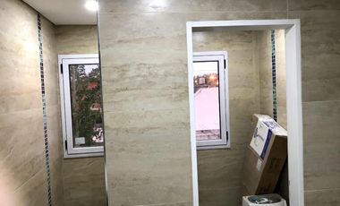 Casa en venta - 4 Dormitorios 3 Baños - 558Mts2 - Temperley