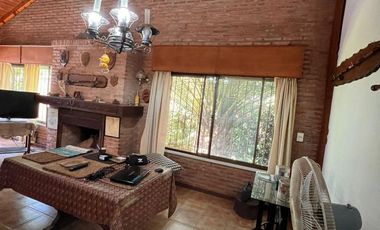 Casa en venta - 3 Dormitorios 3 Baños - Cocheras - 486Mts2 - Villa Adelina
