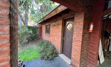 Casa en venta - 3 Dormitorios 3 Baños - Cocheras - 486Mts2 - Villa Adelina