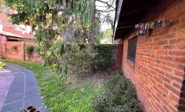 Casa en venta - 3 Dormitorios 3 Baños - Cocheras - 486Mts2 - Villa Adelina