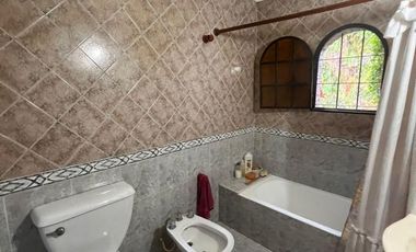 Casa en venta - 3 Dormitorios 3 Baños - Cocheras - 486Mts2 - Villa Adelina