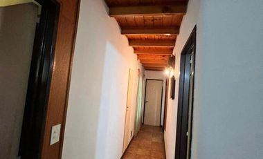 Casa en venta - 3 Dormitorios 3 Baños - Cocheras - 486Mts2 - Villa Adelina