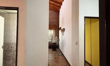 Casa en venta - 3 Dormitorios 3 Baños - Cocheras - 486Mts2 - Villa Adelina