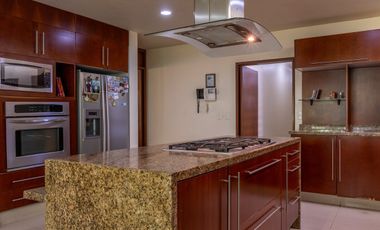 Casa en Venta en Colinas de San Javier con Alberca