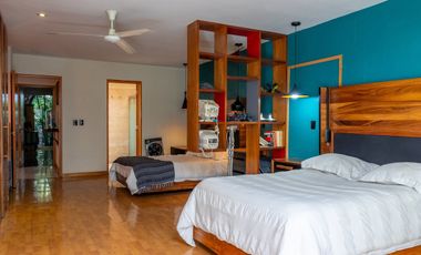 Casa en Venta en Colinas de San Javier con Alberca