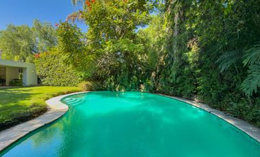 Casa en Venta en Colinas de San Javier con Alberca