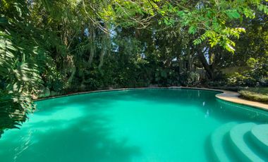 Casa en Venta en Colinas de San Javier con Alberca