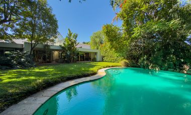 Casa en Venta en Colinas de San Javier con Alberca