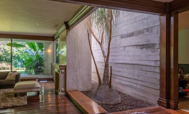 Casa en Venta en Colinas de San Javier con Alberca