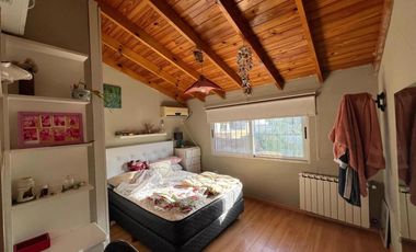 Casa en venta - 3 Dormitorios 2 Baños - Cocheras - 180Mts2 - Monte Grande