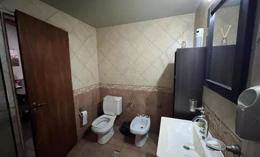 Casa en venta - 3 Dormitorios 2 Baños - Cocheras - 180Mts2 - Monte Grande