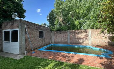 Casa en venta - 3 Dormitorios 2 Baños - Cocheras - 180Mts2 - Monte Grande