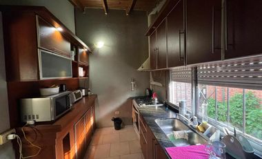 Casa en venta - 3 Dormitorios 2 Baños - Cocheras - 180Mts2 - Monte Grande